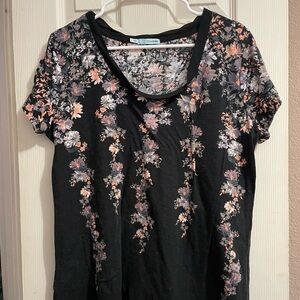 Maurices Black and Pink Floral Short Sleeve Tee